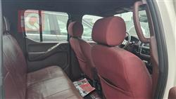 نیسان نەڤارا